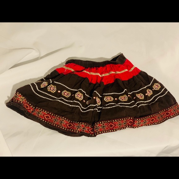 Baby Gap 4T brown embroidered skirt - Picture 3 of 4
